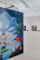 판다 캐릭터가 돋보이는 NFT 아트 갤러리 인테리어